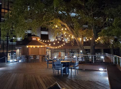 doubletree-hotel-patio-rev